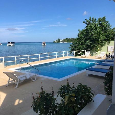 Ocean Palms Hotel Очо Риос Екстериор снимка