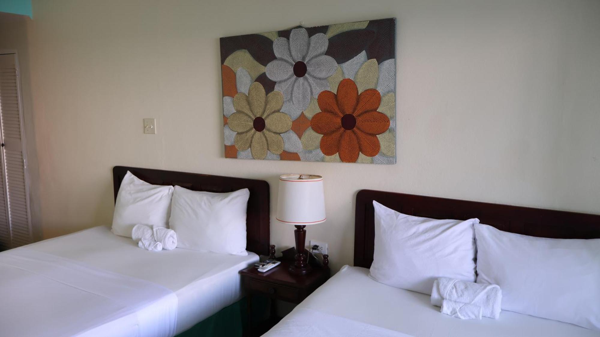 Ocean Palms Hotel Очо Риос Екстериор снимка