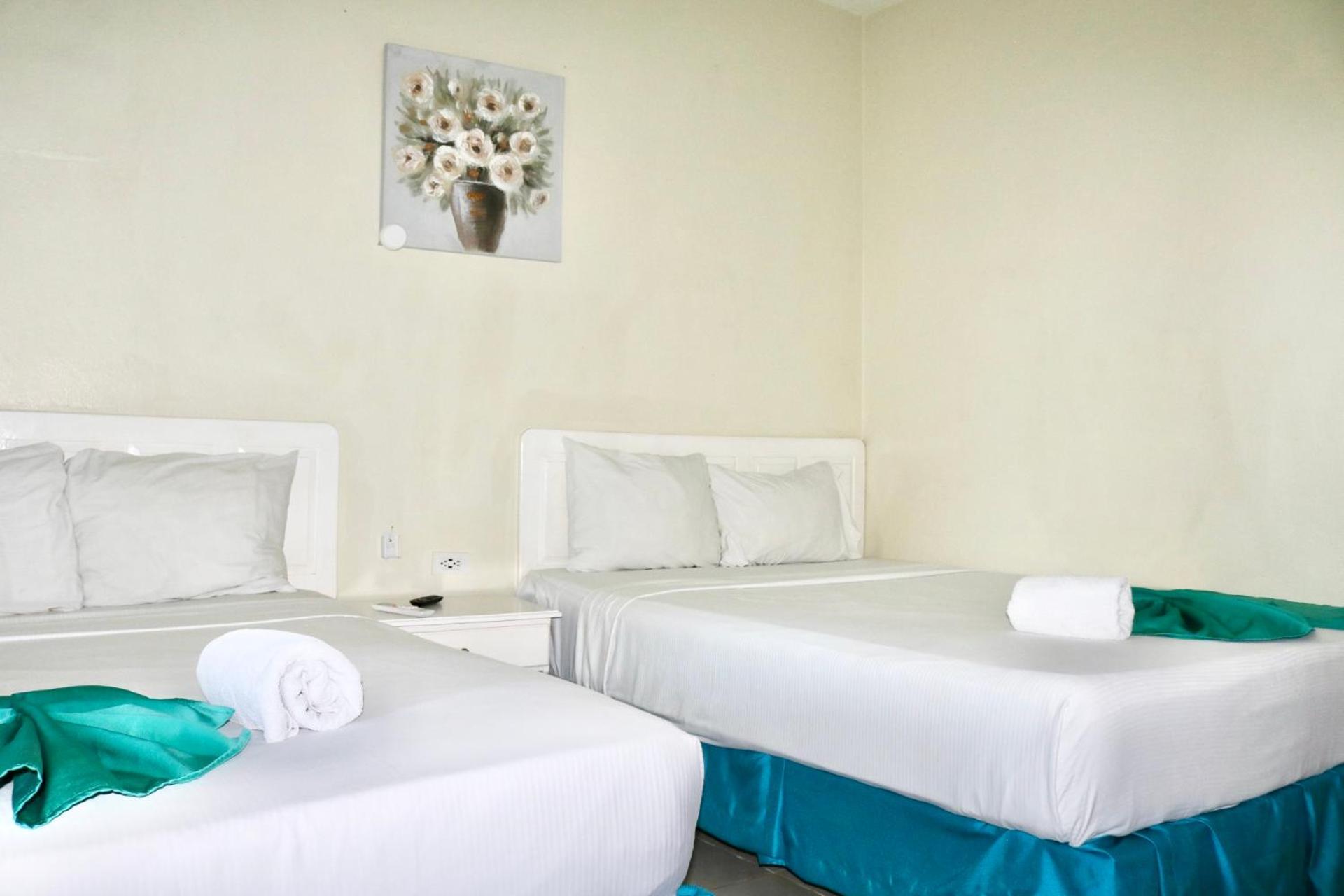 Ocean Palms Hotel Очо Риос Екстериор снимка